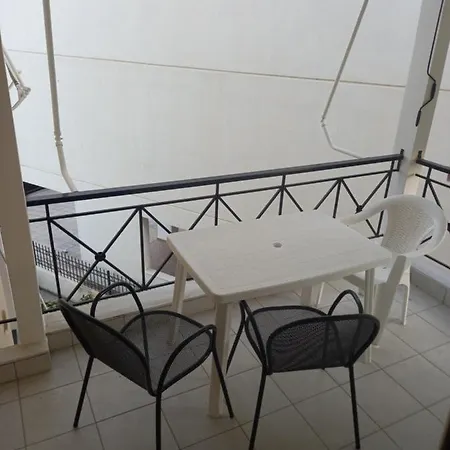 Apartment Near The Sea