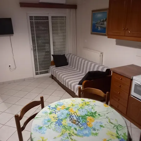 Apartment Near The Sea